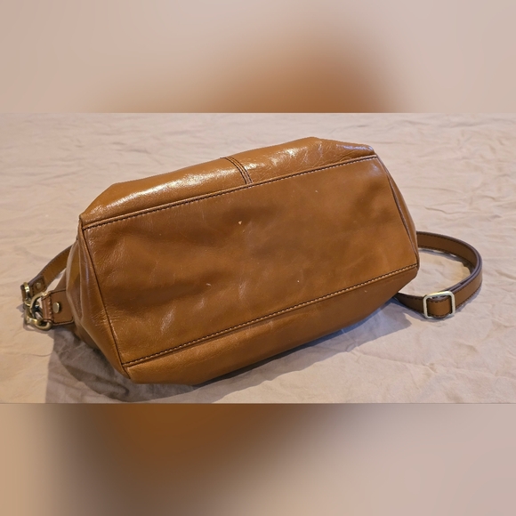 HOBO Brown Leather Shoulder Bag Shelia Medium - Picture 10 of 14